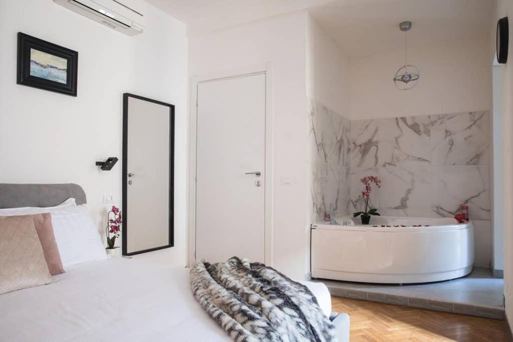 Pink Intimate Jacuzzi Suite Trastevere - Top Collection Rom Exteriör bild